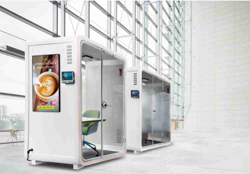 尊龙z6子公司达擎之智慧行动办公舱，，，，采用PDLC智能调光玻璃设计，，，，透过通电与断电的电流切换，，，，呈现透明与雾面效果，，，具节能降耗特性并兼顾隐私，，确保信息安全